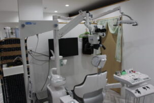 高精度手術用顕微鏡（マイクロスコープ）を導入しました。